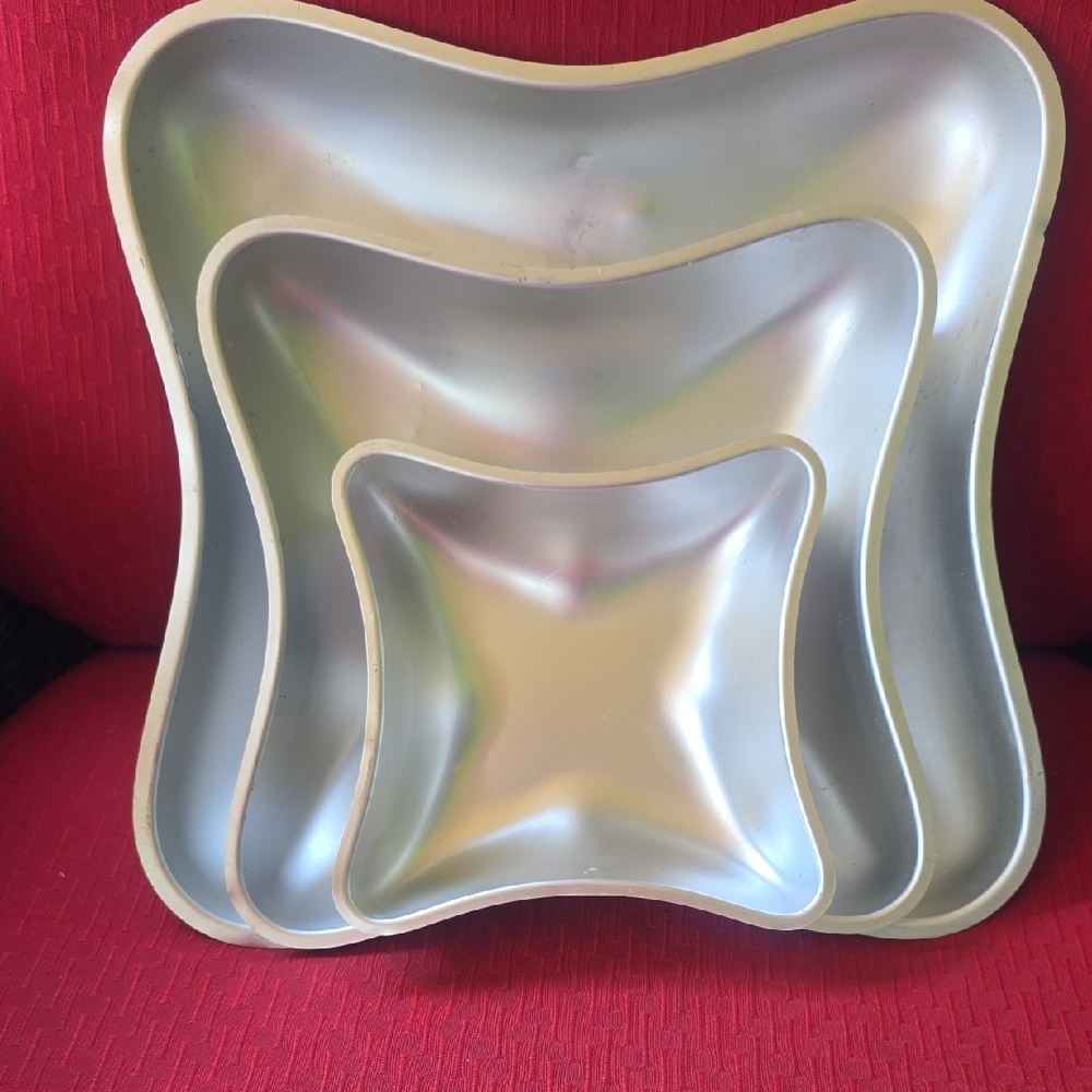 Wilton Silver Square Bakeware Set